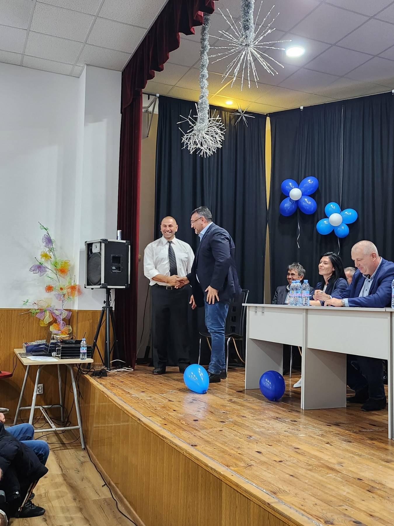 Гост беше депутатът Младен Маринов, който изказа пълната си подкрепа към Калоян Илиев и Ангел Павлов